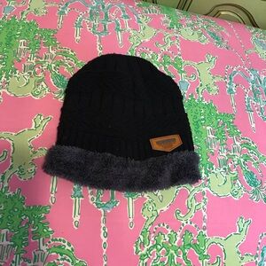 Song Ting black with gray Sherpa lined knitted beanie hat